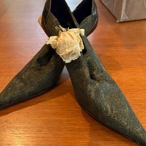 Donald J Plainer Pumps